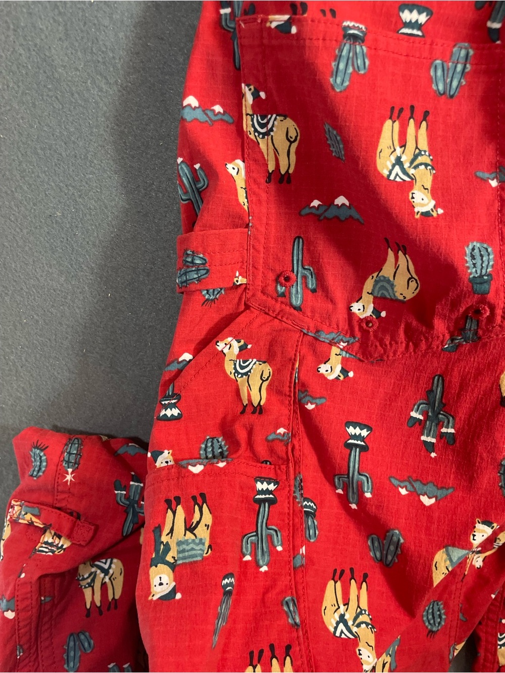 Duluth Trading Co Heirloom Gardening Overalls - Red Llama Cacti Print xxs x 31 - Picture 9 of 12